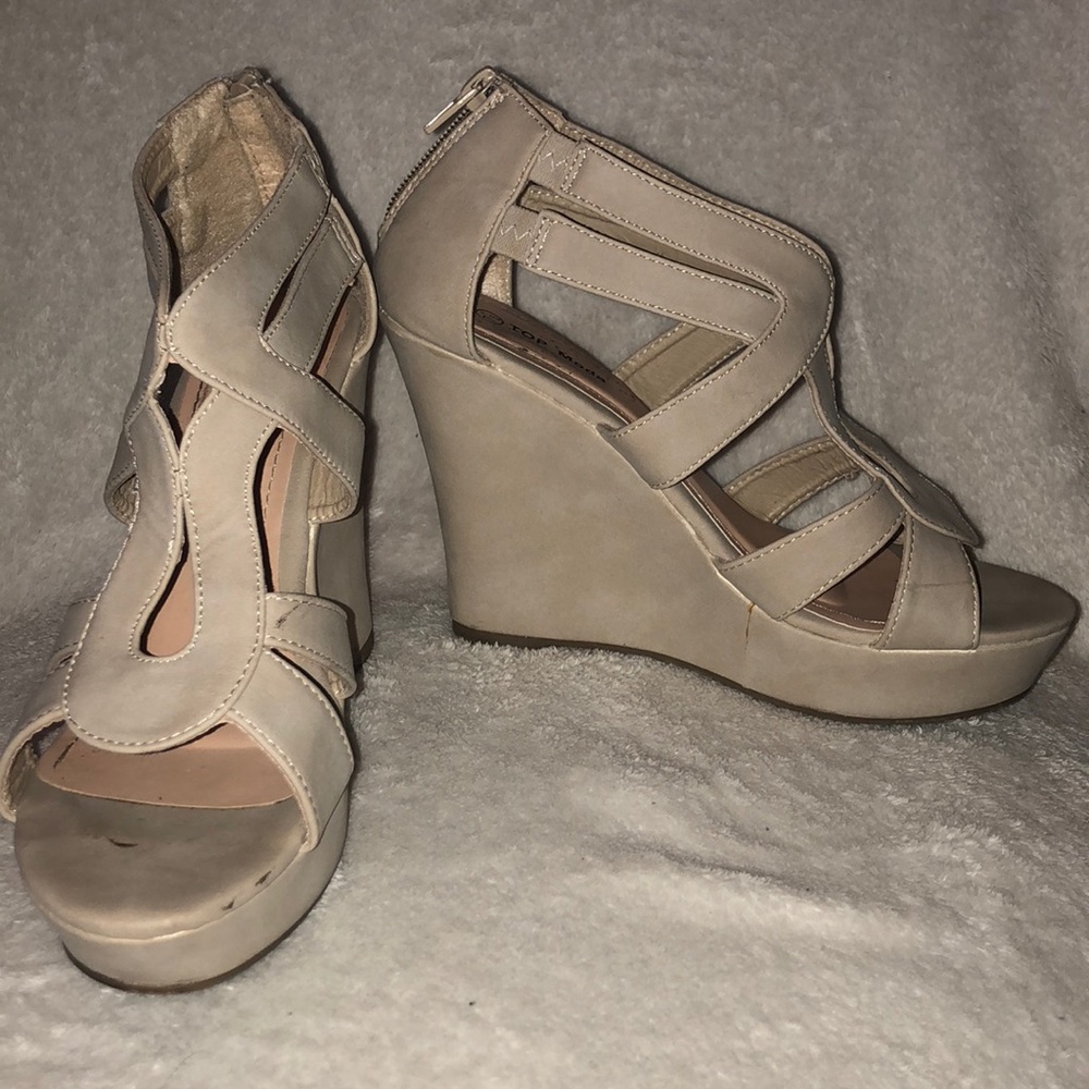 Nude cross cross wedges